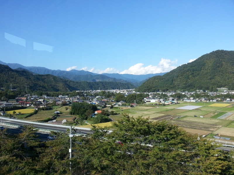 山梨県立リニア見学センター周辺の田園風景