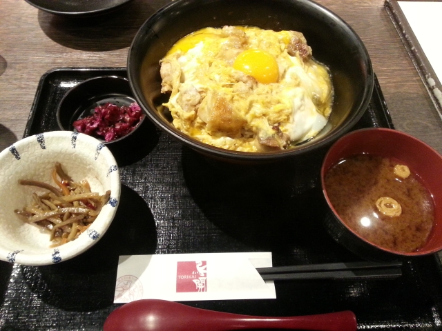 鳥開　名古屋コーチン親子丼（ルーセントタワーの丸八食堂）