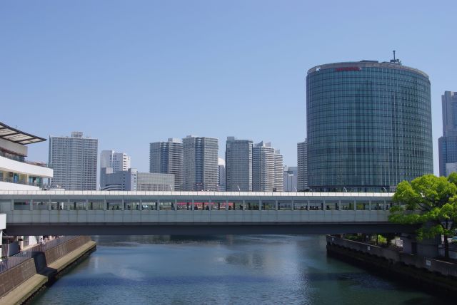 横浜駅東口