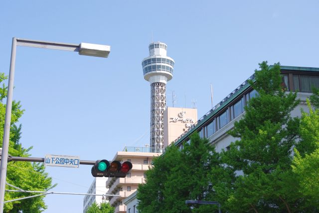 横浜マリンタワー