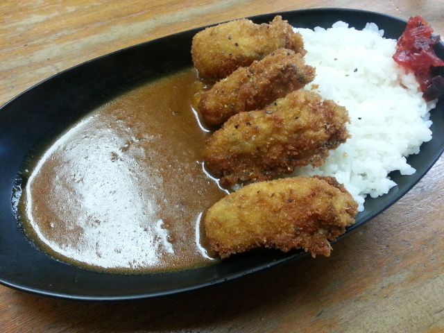 宮島「たち花食堂」のカキフライカレー