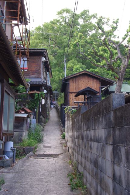 猫の細道・艮神社脇