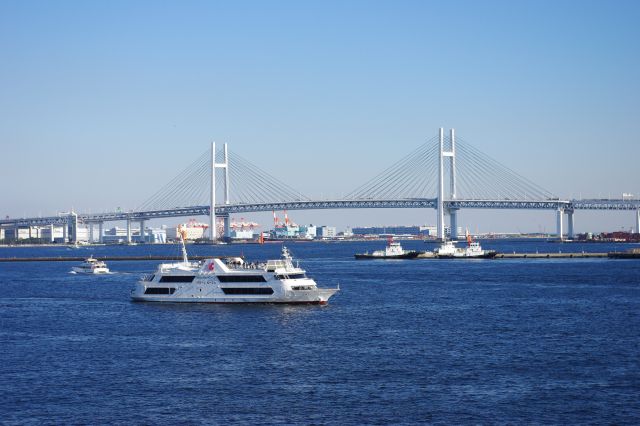 大さん橋からの風景：ベイブリッジ