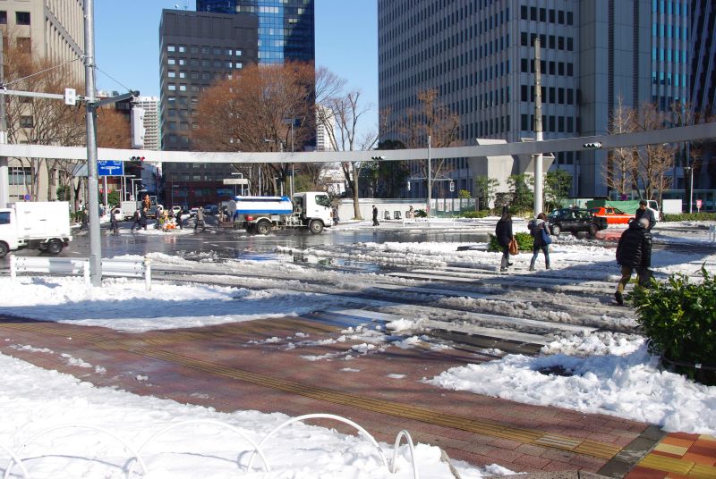 雪の新宿