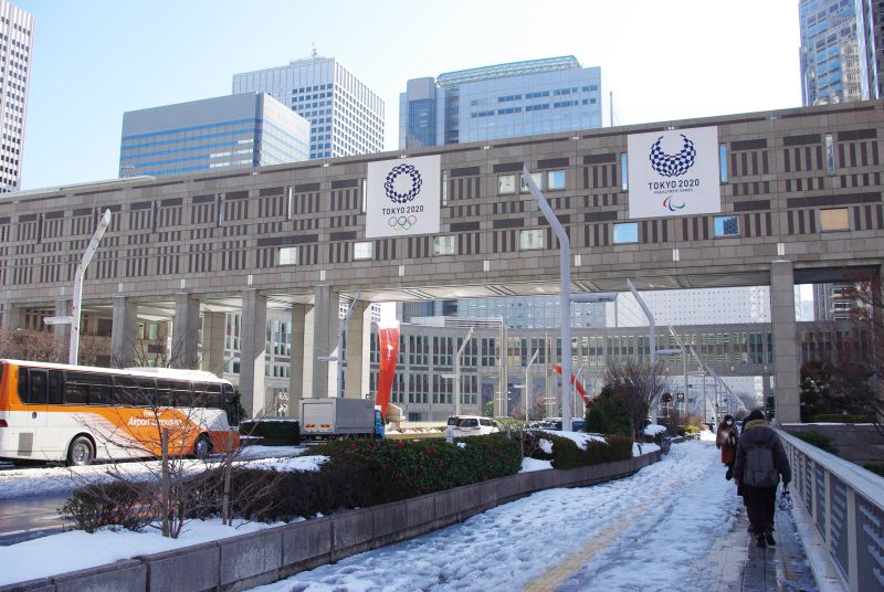 雪の新宿