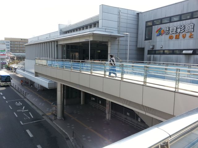 小田急線登戸駅北口改札