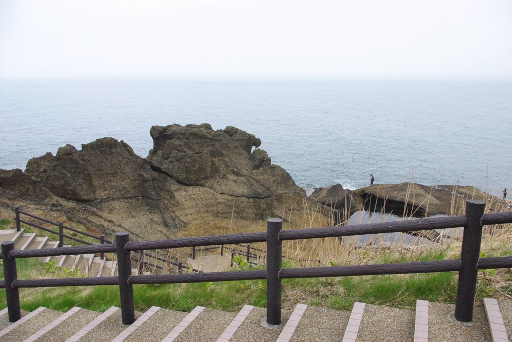 かもめ島・階段を登り丘の上へ