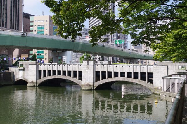 中之島のアーチ橋