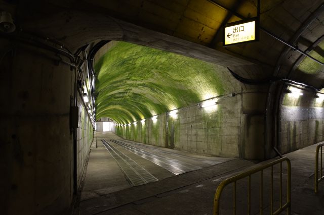 湯檜曽駅下りホーム