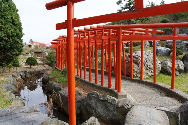 高山稲荷神社・千本鳥居