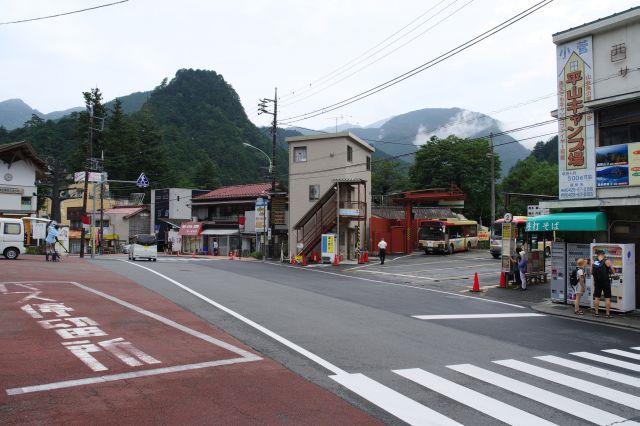 奥多摩駅前