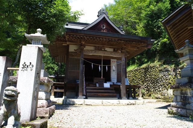 大嶽神社境内