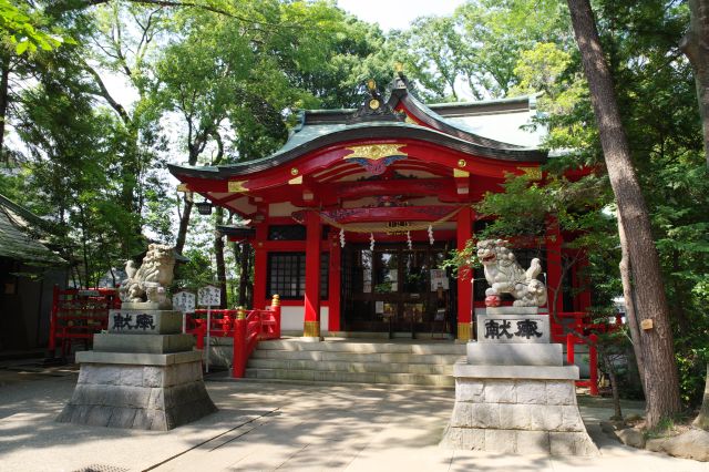 六所神社・拝殿