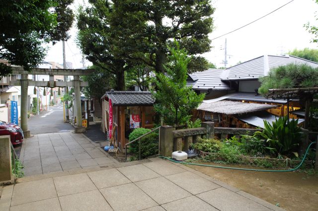 太子堂八幡神社・社務所