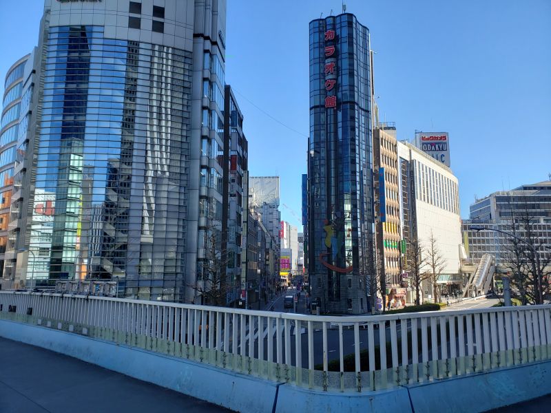 青梅街道上の歩道橋