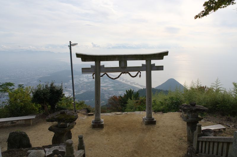 高屋神社・天空の鳥居