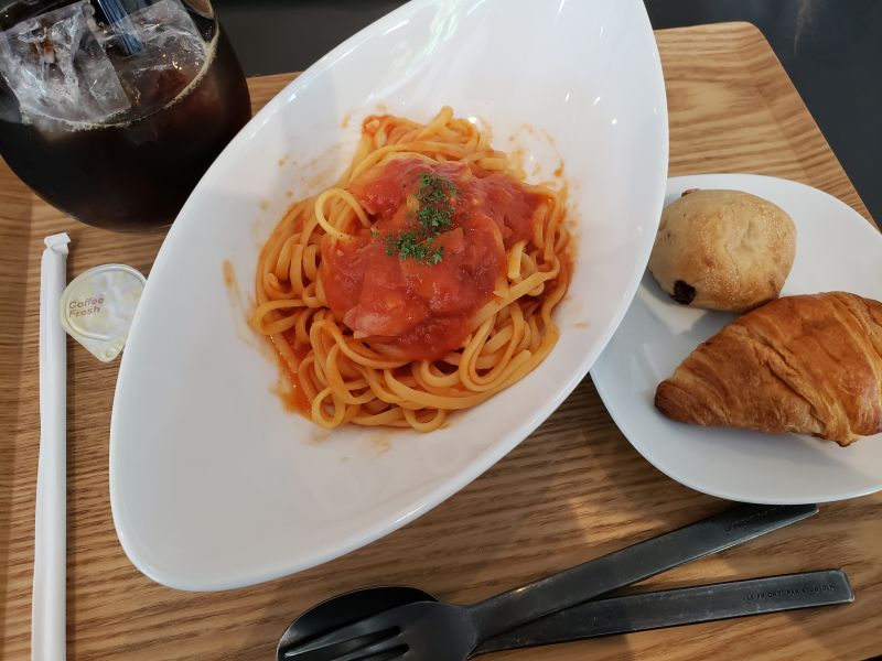 豊橋公園で昼食