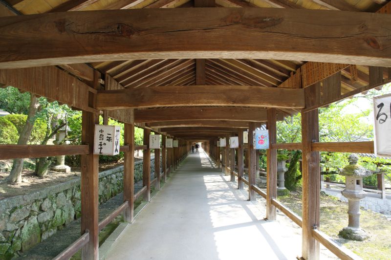 吉備津神社・廻廊が続く