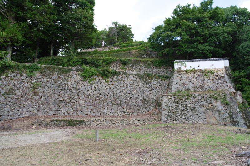 備中松山城・城郭の石垣群