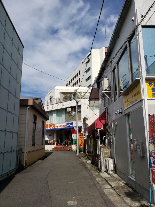 柿生駅南口・改札前