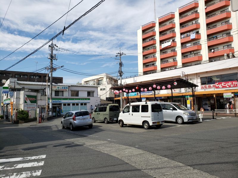 柿生駅南口前・ロータリー