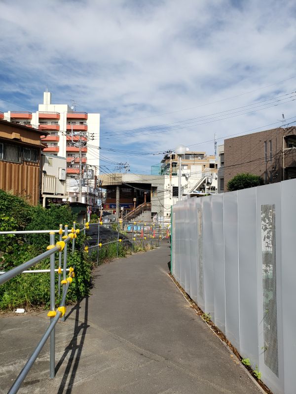 柿生駅南口前・仮通路