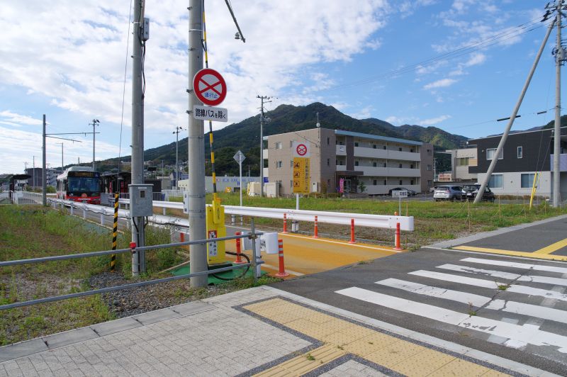 大船渡駅付近の踏切