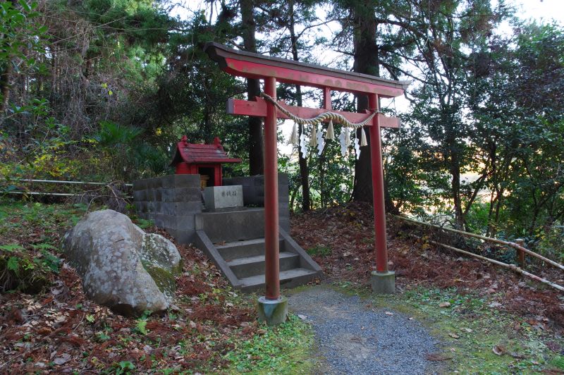 釣石神社