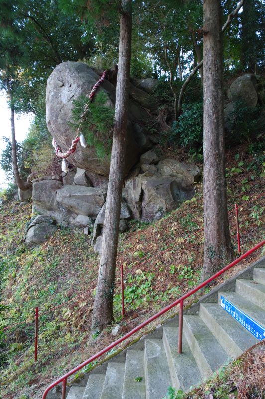 釣石神社