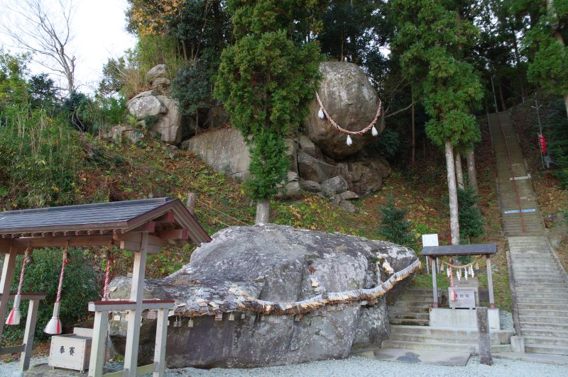 釣石神社