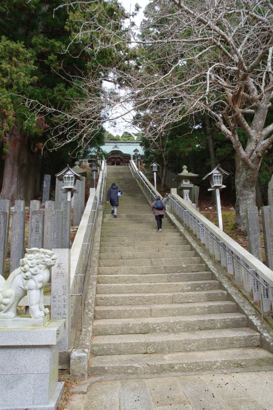 金華山黄金山神社から下山