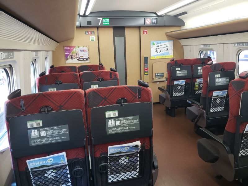 上越新幹線の車内