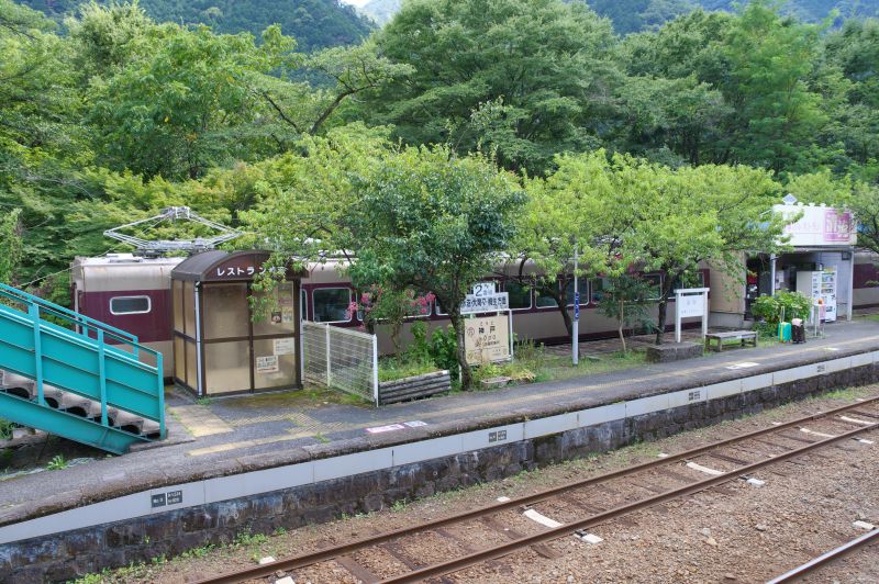 わたらせ渓谷鐵道・神戸駅・列車のレストラン