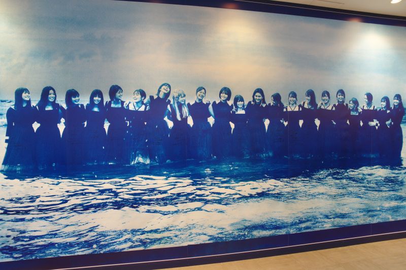 櫻坂46・1stアルバムパネル展示