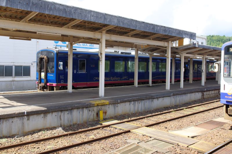 穴水駅