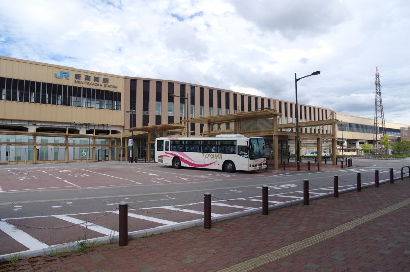 新高岡駅