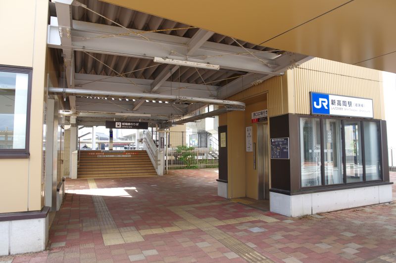 新高岡駅