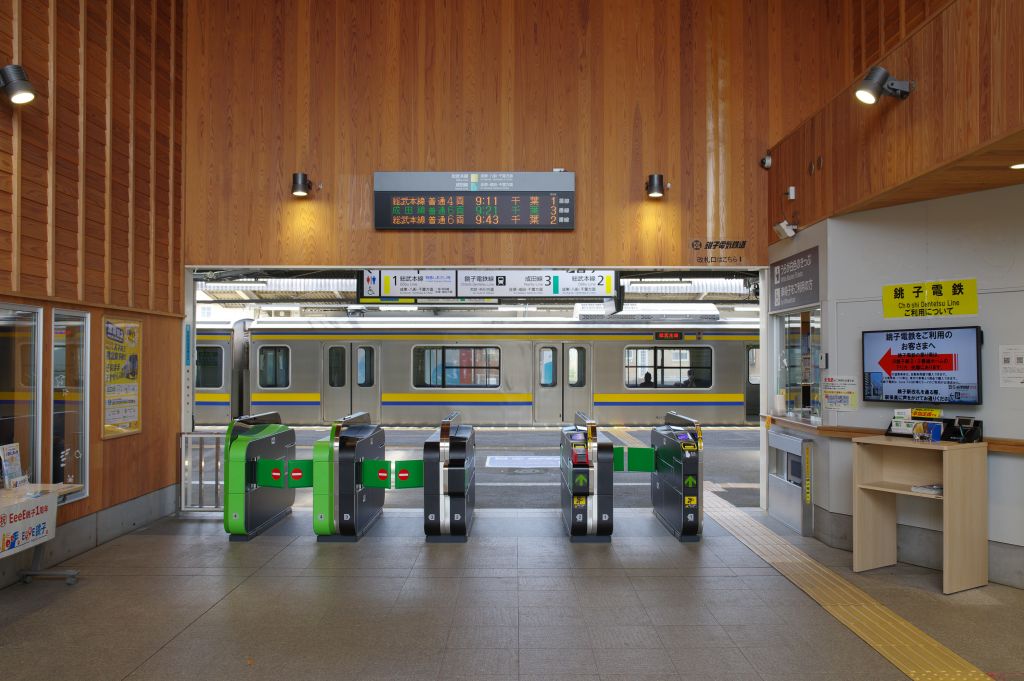 銚子駅の駅舎内・改札前