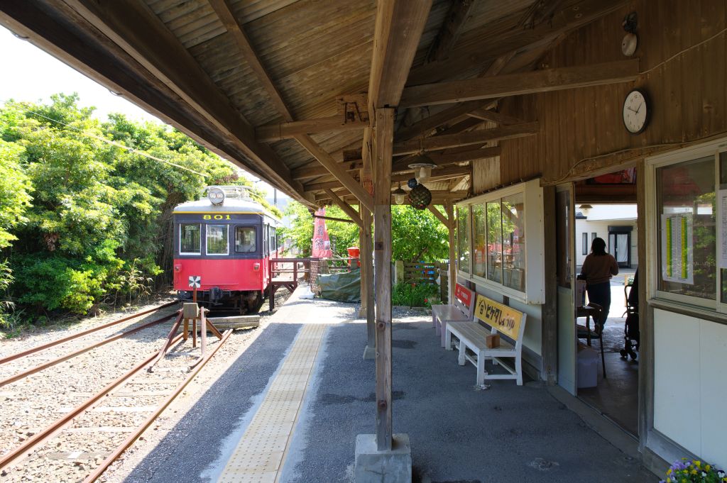 銚子電鉄・外川駅のレトロなホーム