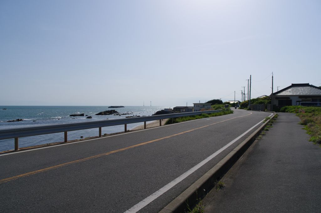 外川のきれいな海沿い