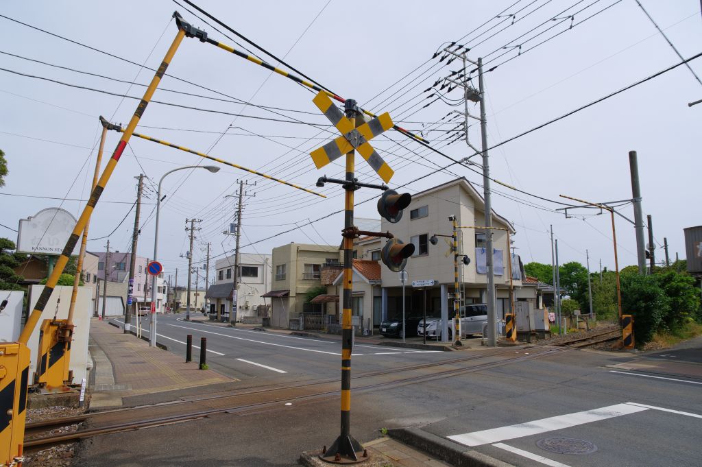 銚子電鉄・観音駅・駅前の踏切