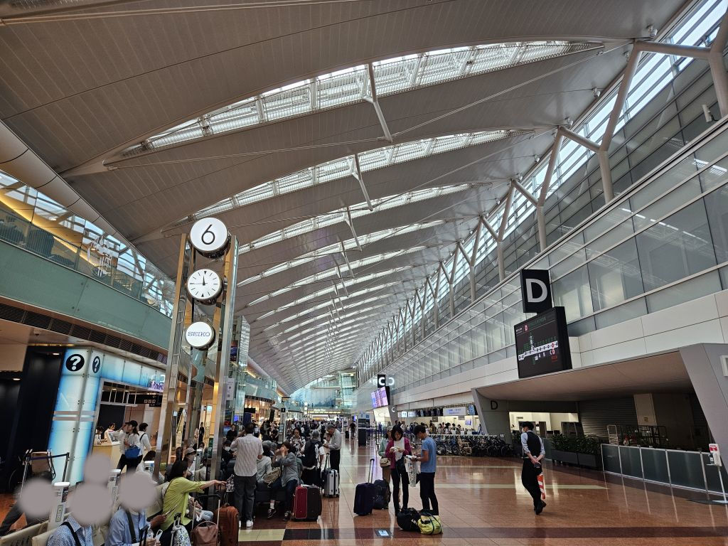 空港ロビー