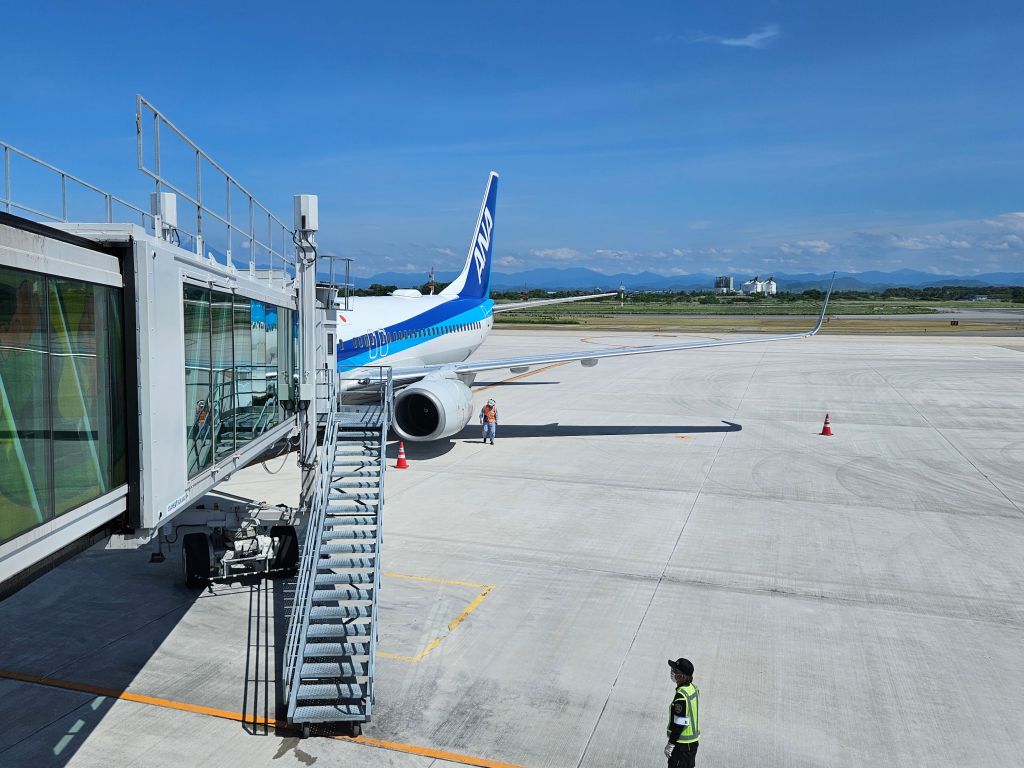米子空港に到着