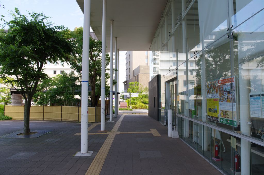 松江しんじ湖温泉駅・出入口前通路