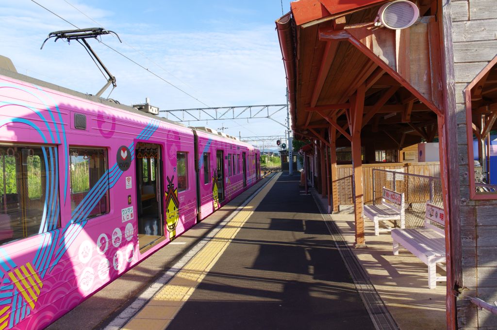 一畑口駅・電車とホーム