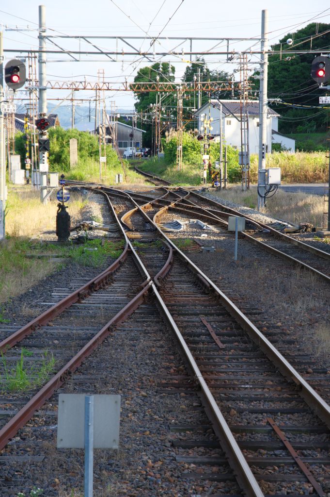 一畑口駅・南側でクロスする線路