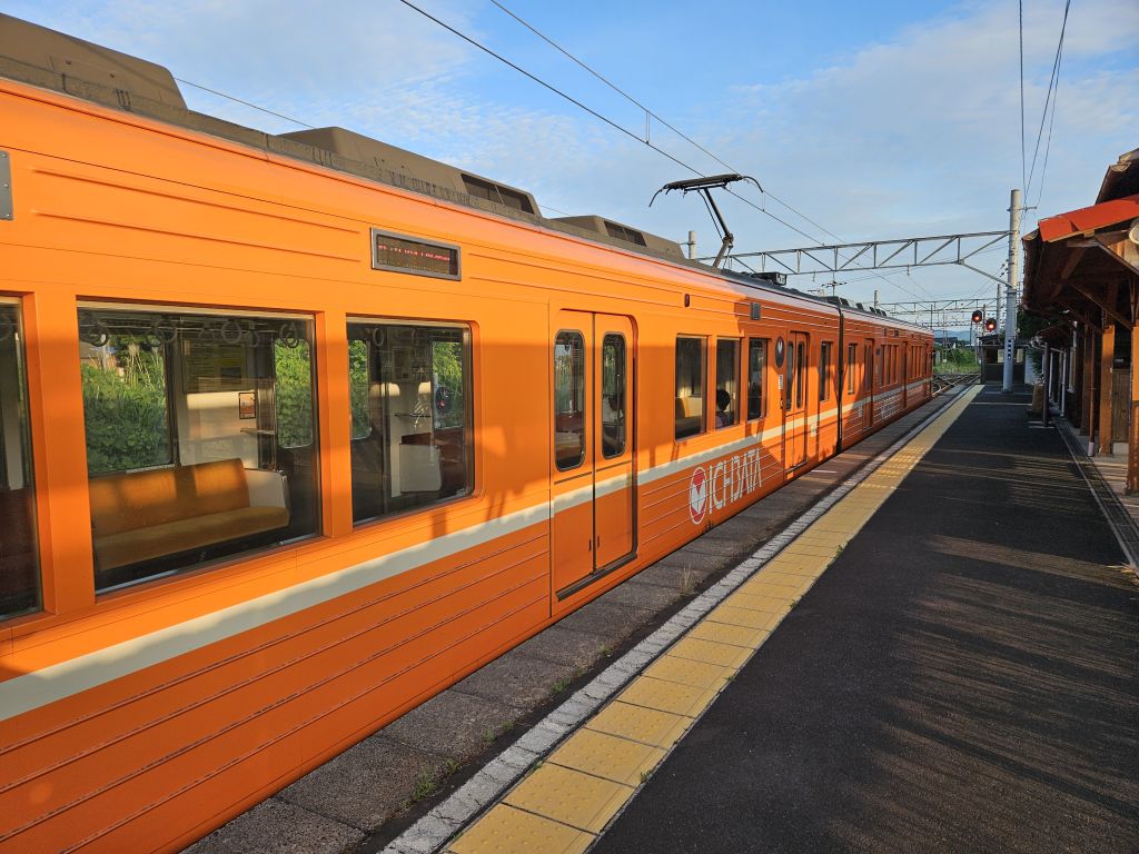 一畑口駅・電車側面