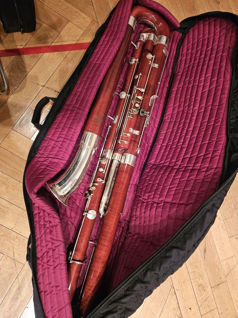 コントラファゴットの金属磨きをした