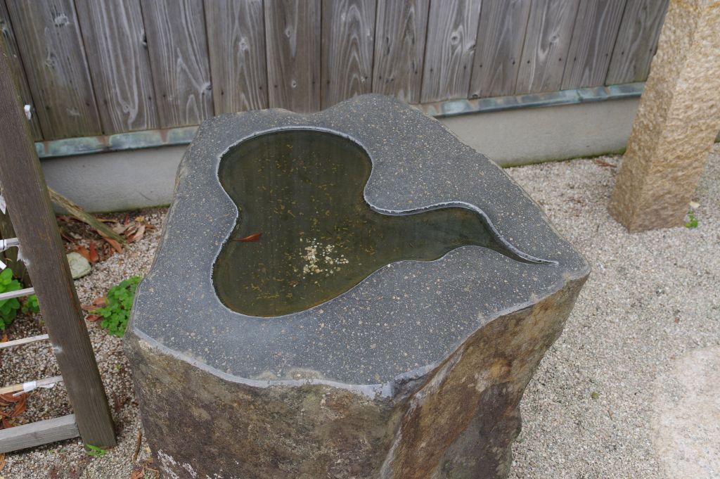 水木しげるロード・妖怪神社の水鉢