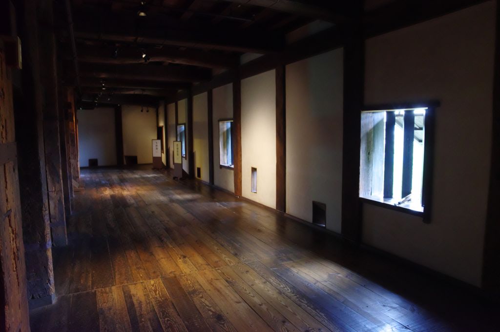 松江城・1階の壁と窓